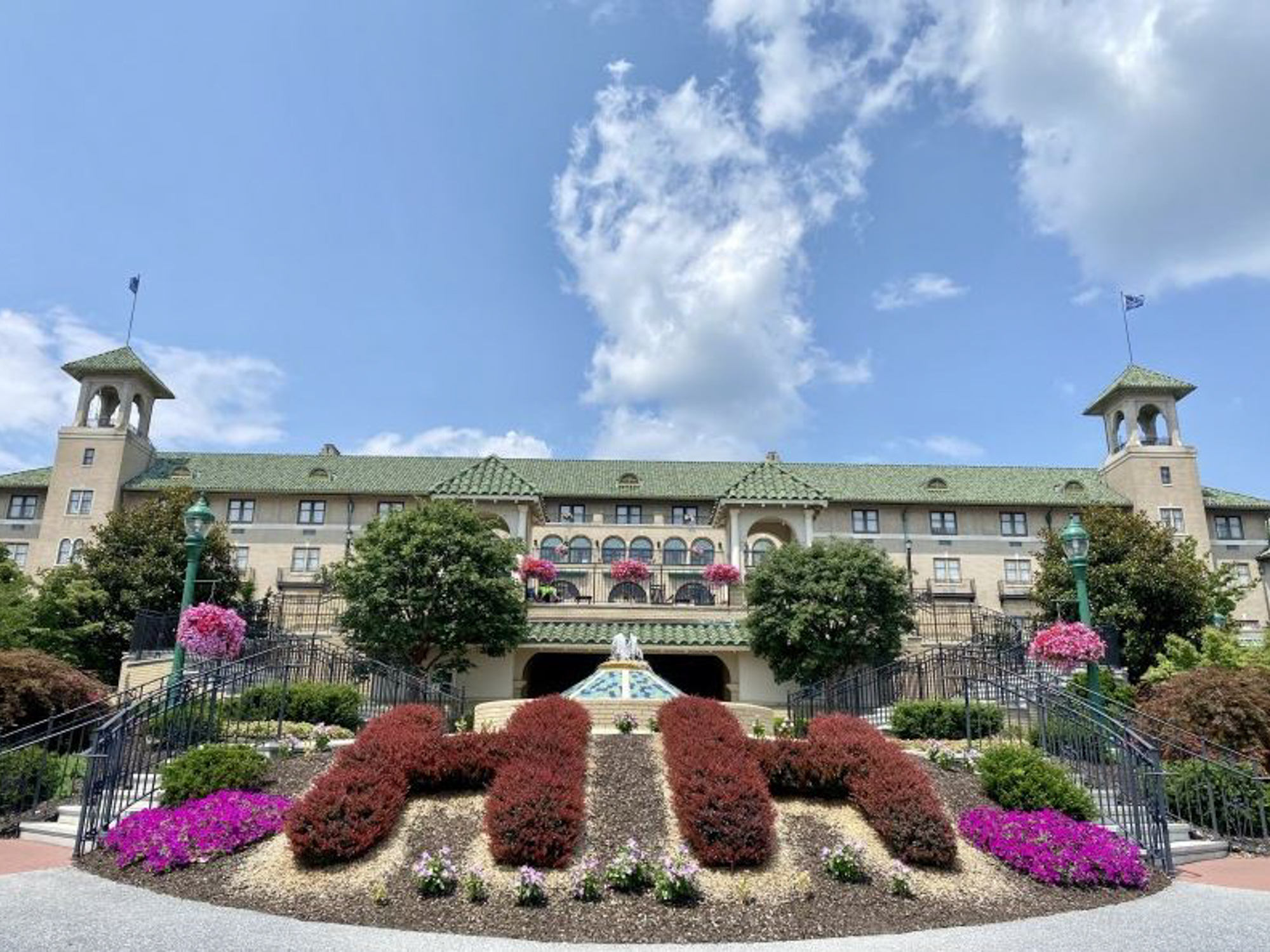 Read more about the article You Need to Stay Here When Visiting Hershey Park
